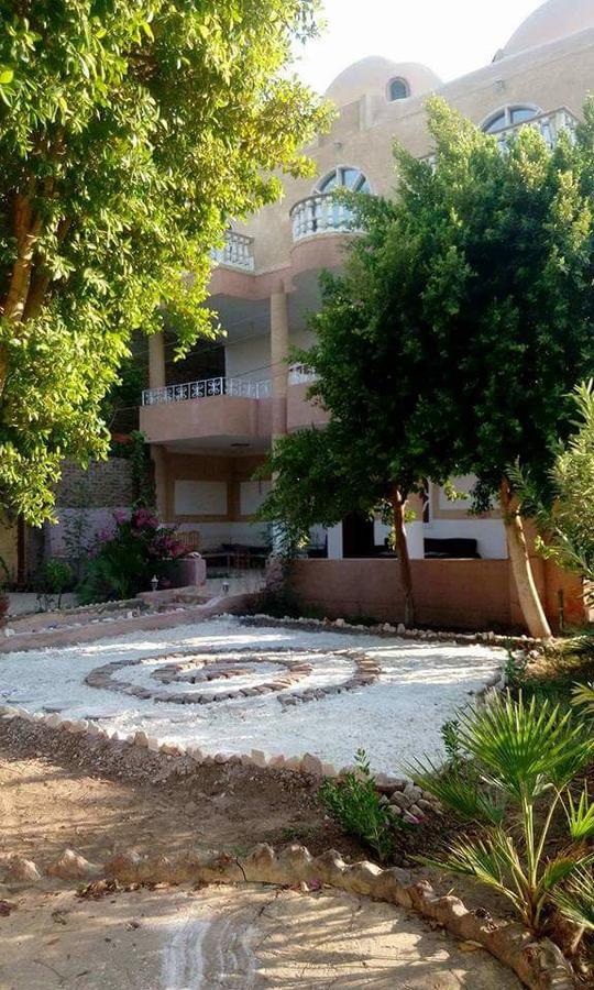 ホテルLuxor Light Retreat エクステリア 写真